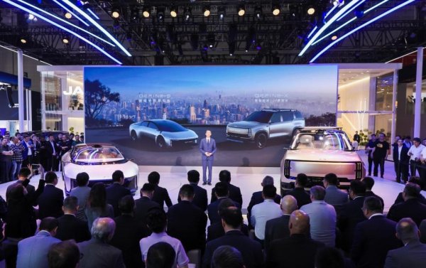 掌心策略 两款DEFINE共创原型车亮相 江汽集团布局智能新能源车新未来