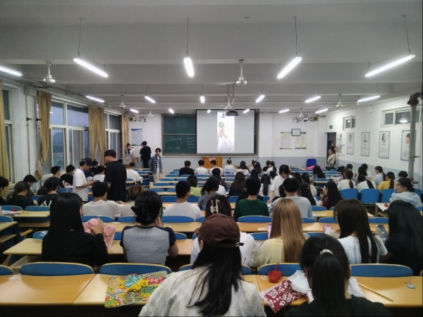 宝盈国际 以艾草制脉络，以投壶传情韵 —— 东营职业学院开展端午节特色文化活动